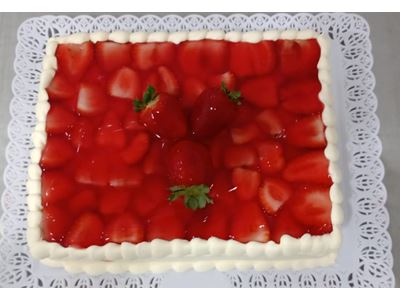 TORTA BOLO MORANGO 