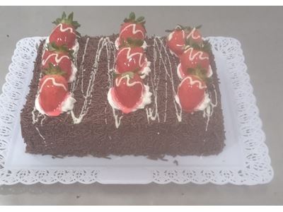 BOLO BRIGADEIRO COM PESSEGO