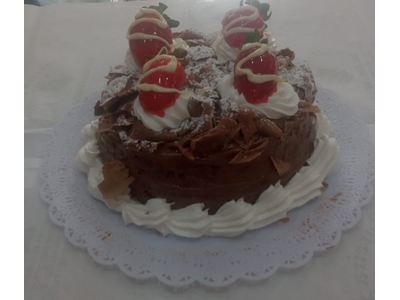 AA.BOLO FLORESTA NEGRA  RECHEIO MORANGO