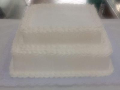 A.BOLO DOIS ANDARES PARA COLOCAR ARRANJO FLORES