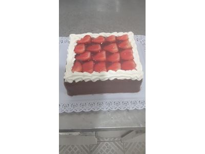 TORTA BOLO MORANGO 